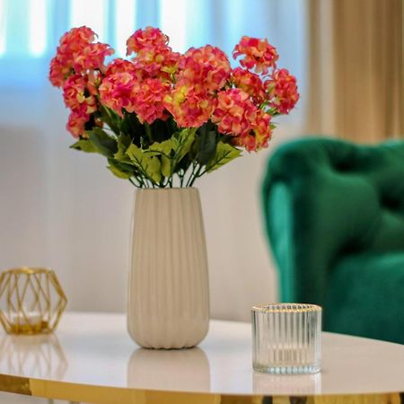 Cozyflat In The Central Арад Екстер'єр фото