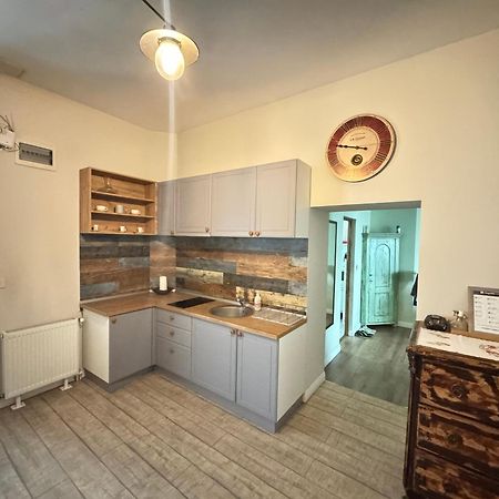 Cozyflat In The Central Арад Екстер'єр фото