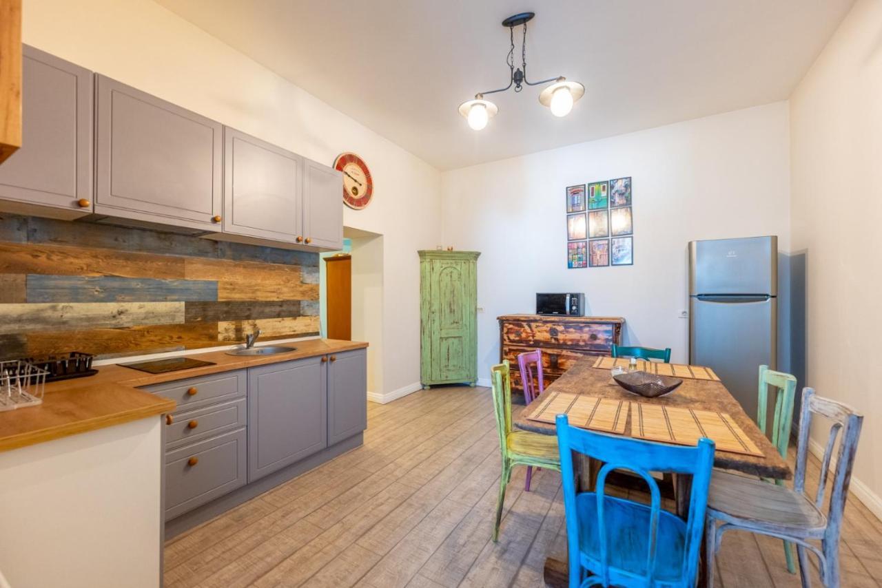 Cozyflat In The Central Арад Екстер'єр фото